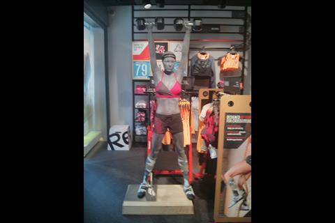 The mannequin also follow the gym theme